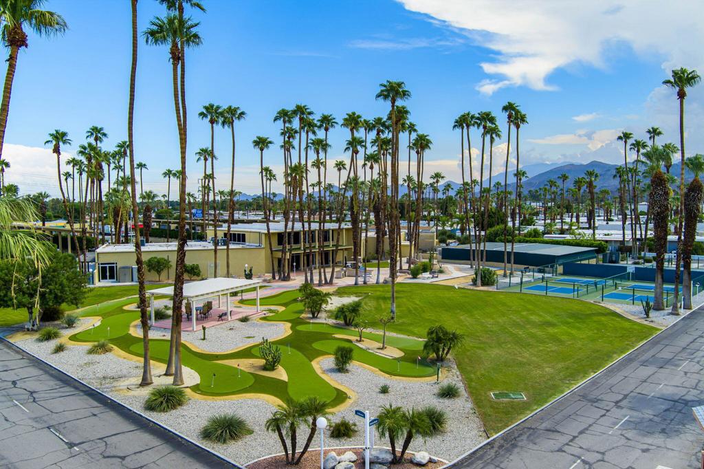 Royal Palms - Manufactured In Park