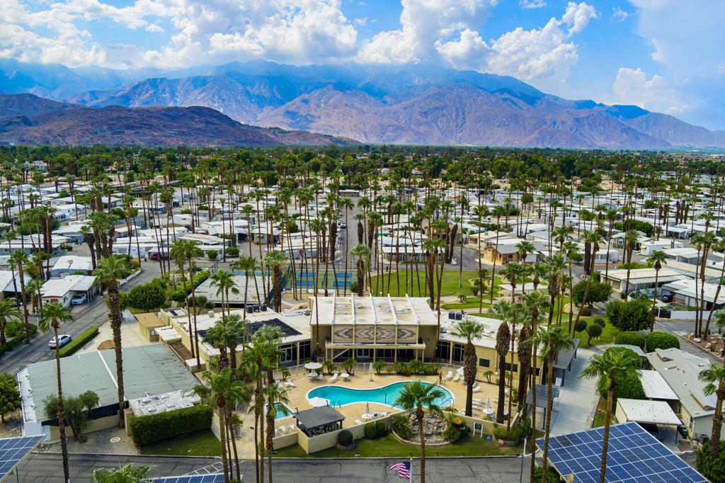 Royal Palms - Manufactured In Park