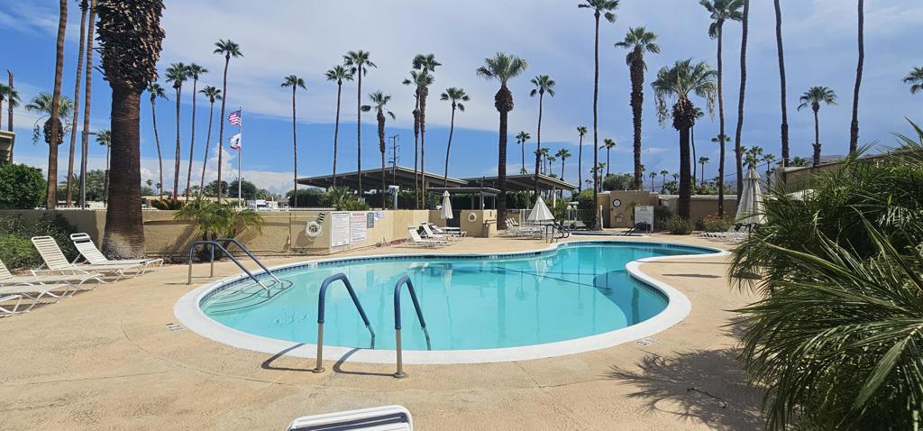 Royal Palms - Manufactured In Park