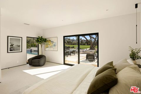 Tiny photo for 483 E Santiago Way, Palm Springs, CA 92264 (MLS # 26661195)