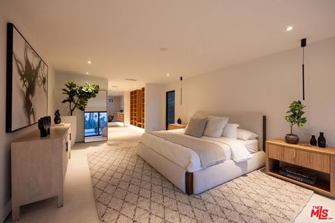 Tiny photo for 483 E Santiago Way, Palm Springs, CA 92264 (MLS # 26661195)