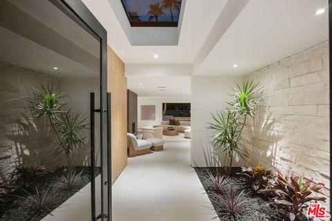 Tiny photo for 483 E Santiago Way, Palm Springs, CA 92264 (MLS # 26661195)