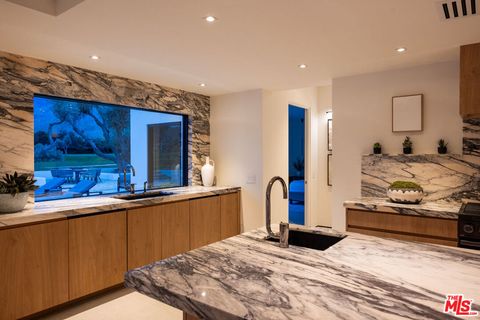 Tiny photo for 483 E Santiago Way, Palm Springs, CA 92264 (MLS # 26661195)