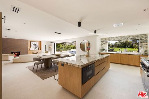 Tiny photo for 483 E Santiago Way, Palm Springs, CA 92264 (MLS # 26661195)