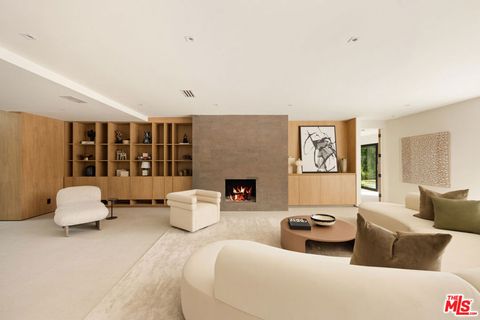 Tiny photo for 483 E Santiago Way, Palm Springs, CA 92264 (MLS # 26661195)