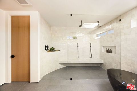 Tiny photo for 483 E Santiago Way, Palm Springs, CA 92264 (MLS # 26661195)