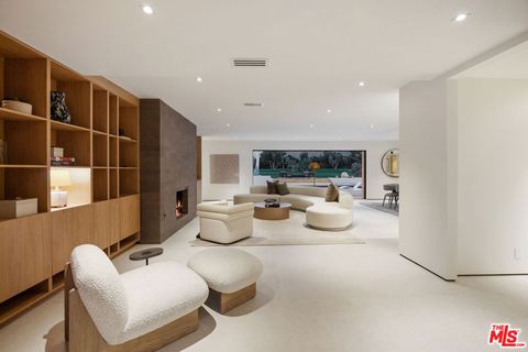 Tiny photo for 483 E Santiago Way, Palm Springs, CA 92264 (MLS # 26661195)