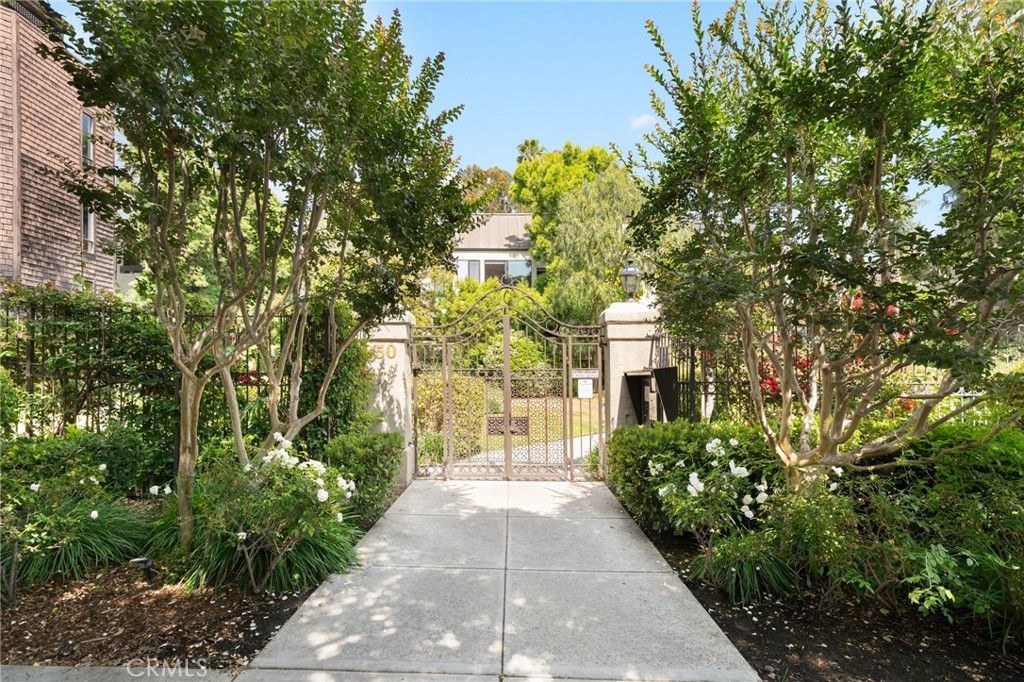 Photo of 950 N Kings Road #160, West Hollywood, CA 90069 (MLS # SR25120855)