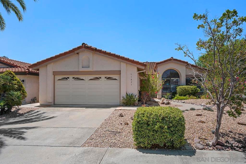 11821 Calle Parral