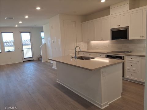 Tiny photo for 10776 Telegraph Road, Ventura, CA 93004 (MLS # SR26000094)