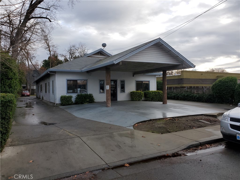 Professional Office space centrally located near public transportation and established area of medical offices. This end cap suite consists of; a waiting area, large built in reception, 2 exam rooms, 2 large private office, and an in-suite bathroom.