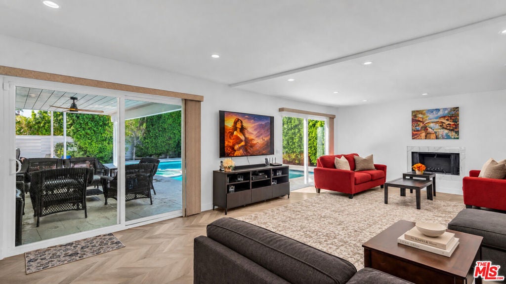 2303 N Magnolia Road