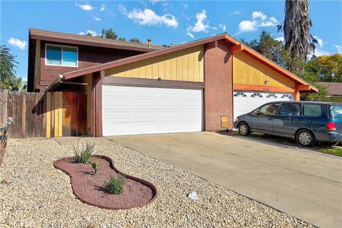 3570 Raven Lake Elsinore CA 92530