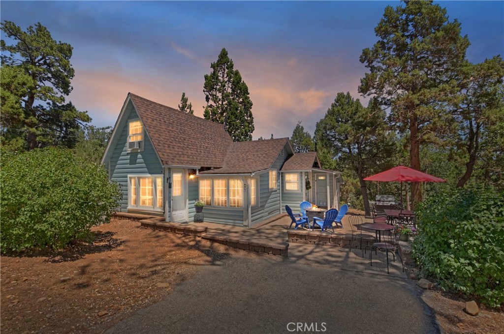 Charming Mountain Cabin on over 19,000 sqft of property!
Welcome to 497 Cedar Lane, adorable 3-bedroom, 1.5-bath classic Sugarloaf cabin that blends nostalgic mountain charm with modern upgrades. Set in a park-like atmosphere with towering pines and space to roam, this cabin features a beautifully remodeled kitchen with upgraded appliances, cozy living areas, and warm wood accents throughout. Plenty of parking for your RV, boat, or all your toys. This property includes Two additional adjacent 5,000 sq ft lots on Spruce Lane Parcel numbers 2350-605-43-0000 and 2350-605-35-0000 make this a street to street property excellent for future expansion or investment. Don't miss this unique opportunity to own a slice of Big Bear tranquility!
