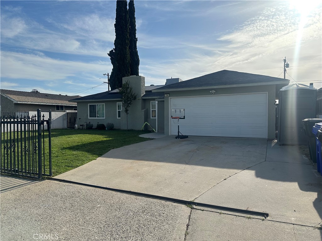 114 S Acacia Avenue