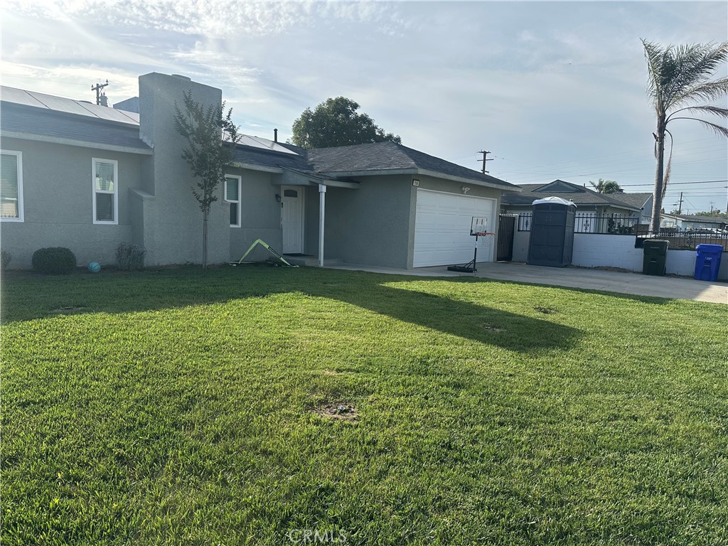 114 S Acacia Avenue