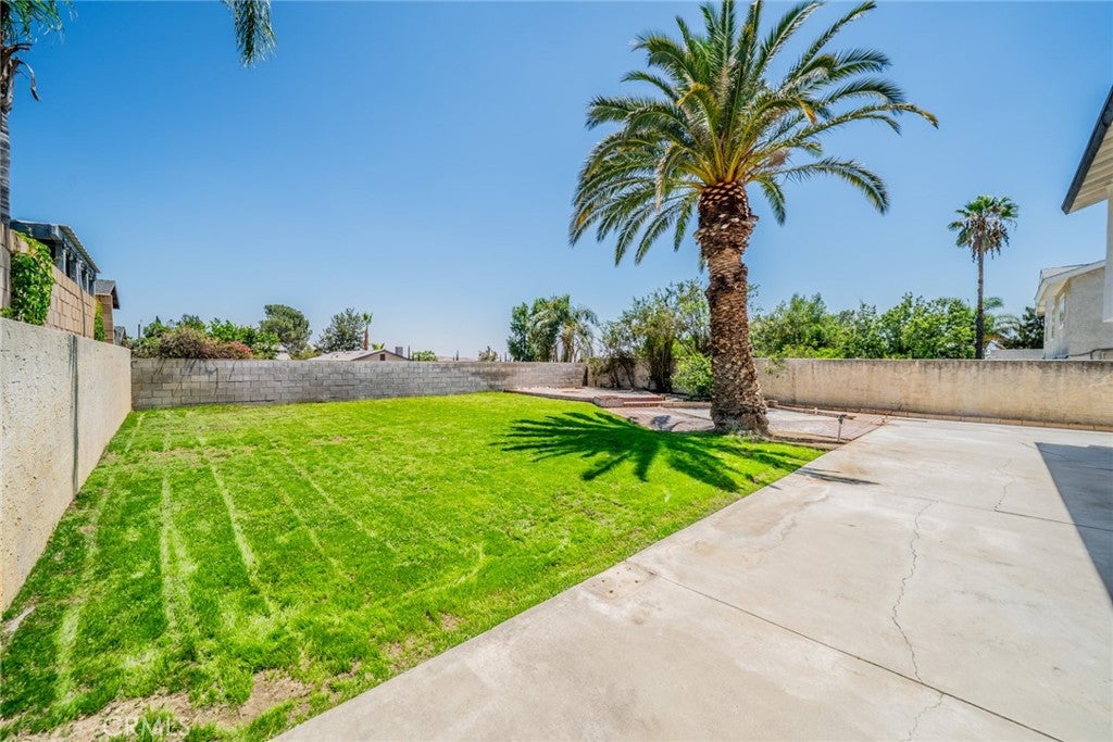 6239 Woodpine Avenue