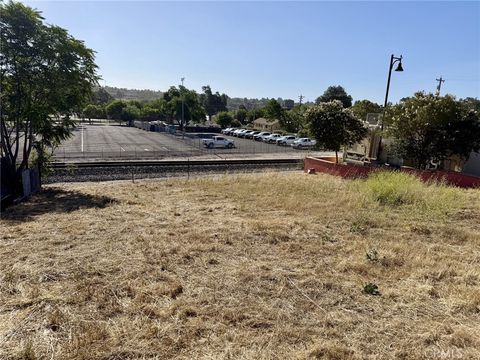 Tiny photo for 2114 Pine, Paso Robles, CA 93446 (MLS # NS26123698)