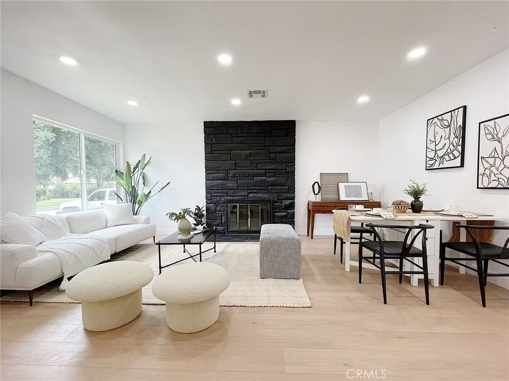 ELEGANT, MODERN AND MOVE-IN READY HOME IN SAN BERNARDINO! FEATURING 4 BEDROOMS AND 2BATHROOMS, THIS HOME EXUDES PRISTINE ELEGANCE BOTH INSIDE AND OUT. WALK INTO THE OPEN LIVING ROOM, WITH RECESSED LIGHTING, FLOWS INTO THE GOURMET KITCHEN WITH BEAUTIFUL WHITE SHAKER CABINET AND QUARTZ COUNTERTOP. FRESH INTERIOR AND EXTERIOR PAINT WITH BEAUTIFUL LAMINATED FLOORING. MASTER BEDROOM PRESENTS A HAVEN OF TRANQUILITY, COMPLETE WITH A TASTEFULLY REMODELED BATHROOM. DETACHED 2 CAR GARAGE, CLOSE TO 210 AND 215 FREEWAY, SHOPPING, SCHOOLS, MEDICAL FACILITIES, AND MUCH MORE!