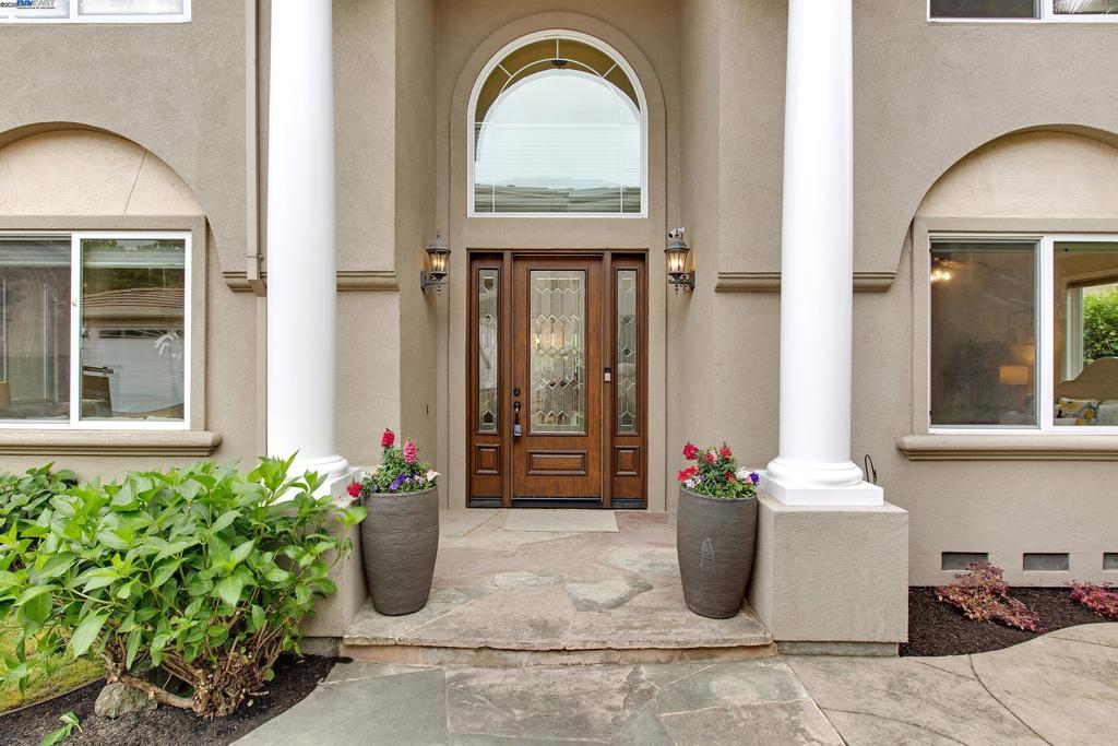 Properties 3 3940 Alexia Pl