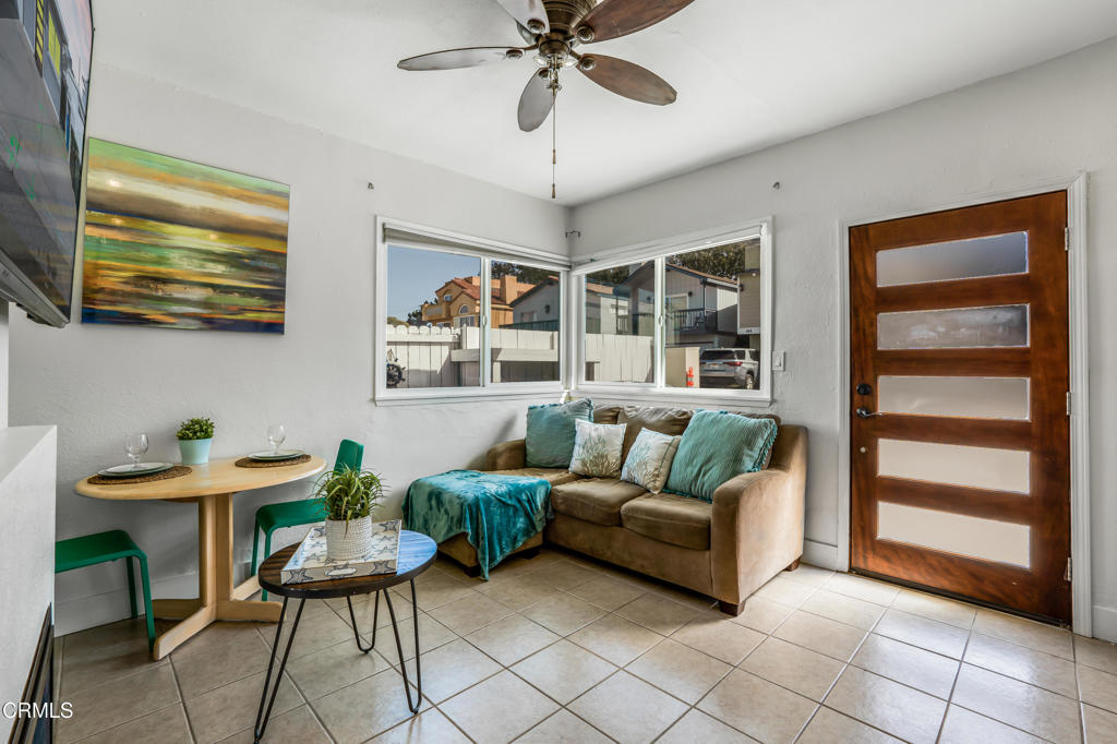 365 363 Highland Drive