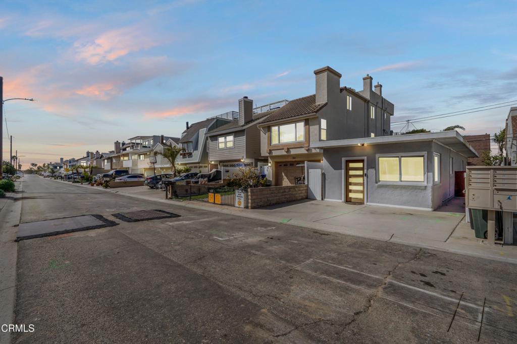 365 363 Highland Drive