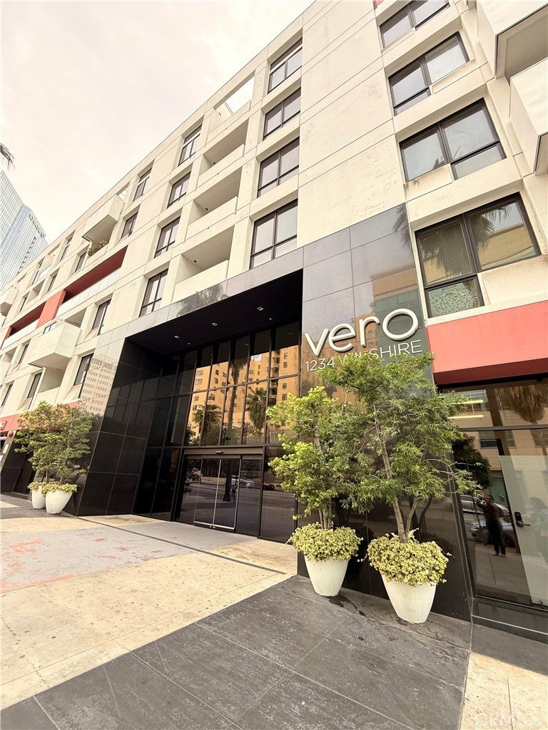 1234 Wilshire