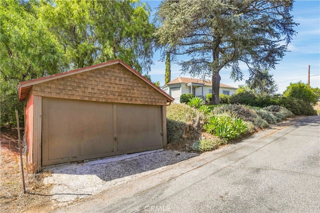 1441 Vista del Valle Way