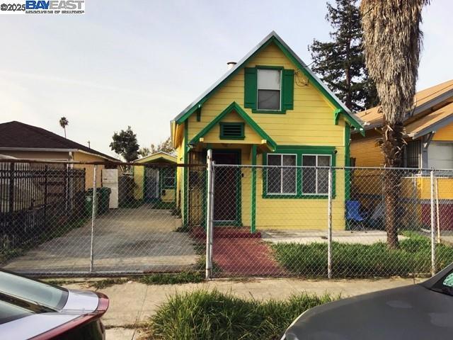 Welcome to this move in condition home! Property has 2 bedrooms/1 bath with a cozy living room and the detached Unit (no permit) in back being used as a studio (with 1 bath). Convenient location near Coliseum, Airport, Oakland Zoo, Groceries, Shops, Hwy 880/580 and more. It is perfect for the 1st time buyers or investors.