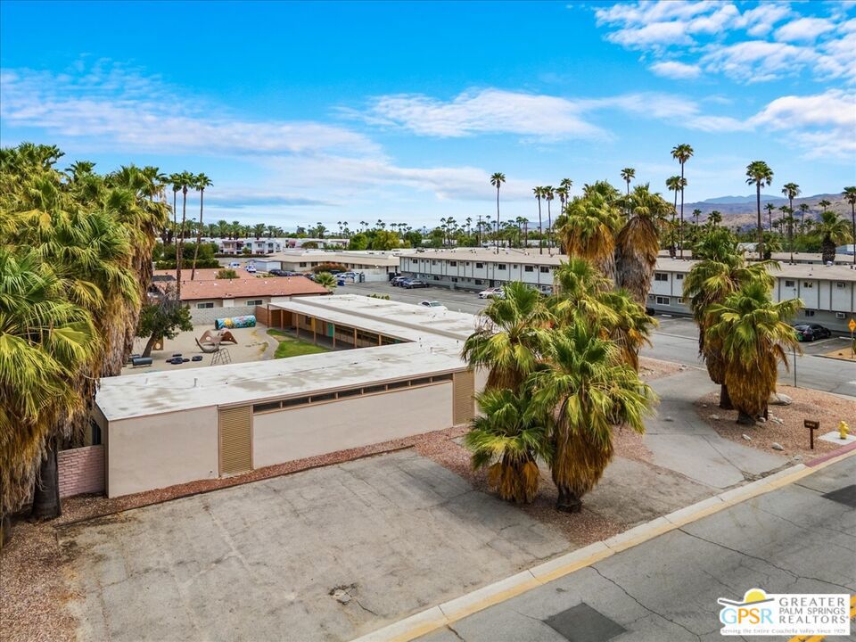 490 S Compadre Road