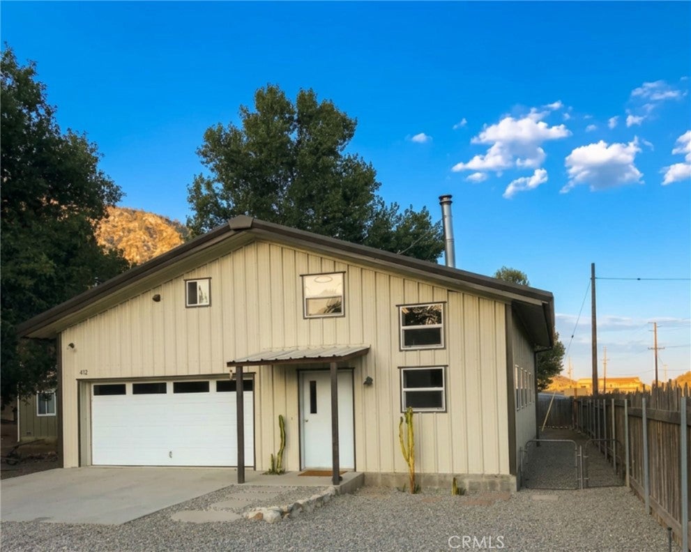 Photo 1 of 22 — 412 Border, Frazier Park, CA 93225