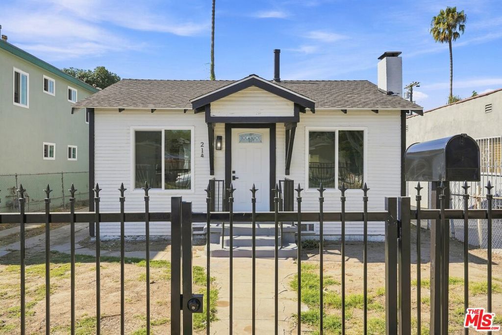214 E 76th Place, Los Angeles CA 90003