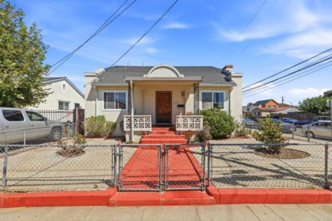 Photo of 106 N 31st Street, San Jose, CA 95116 (MLS # ML82060861)
