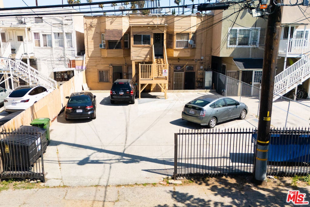 2216 W Jefferson Boulevard