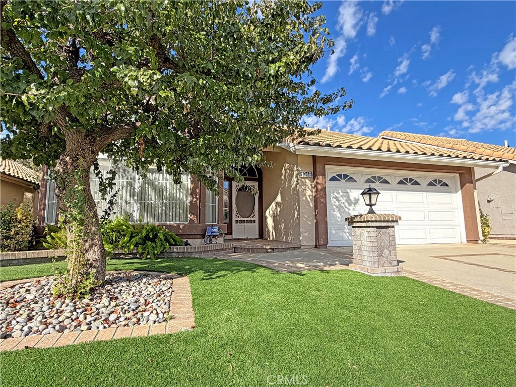1349 Fairway Oaks
