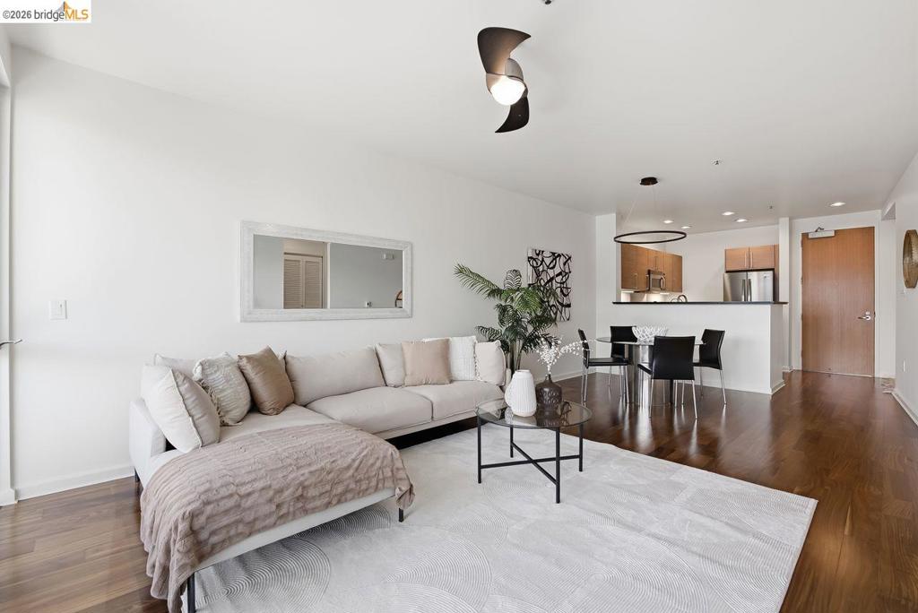 200 2nd St 403
