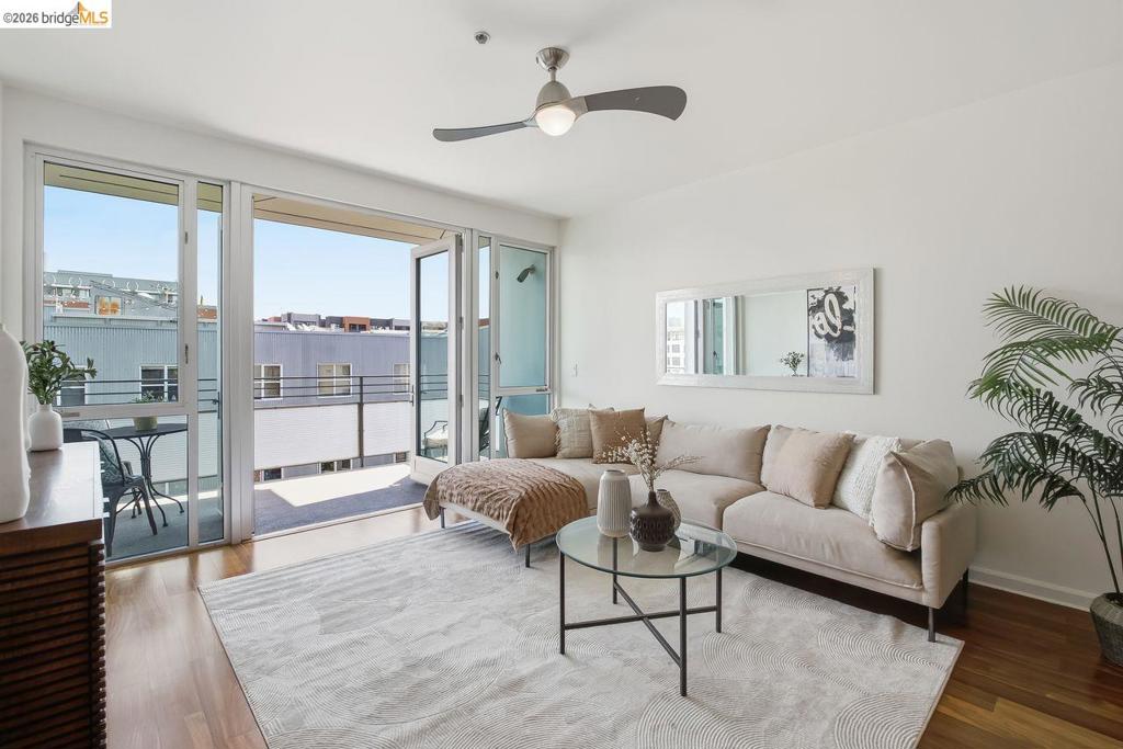200 2nd St 403
