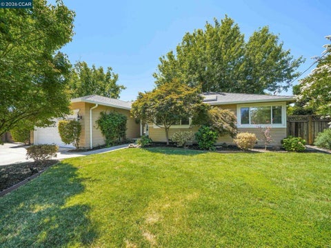 Photo of 4718 Laura Dr Dr, Concord, CA 94521 (MLS # 41140889)