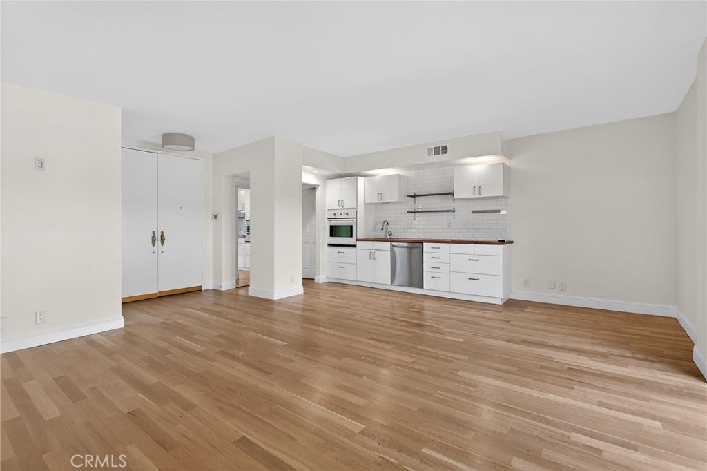 1131 Alta Loma 308