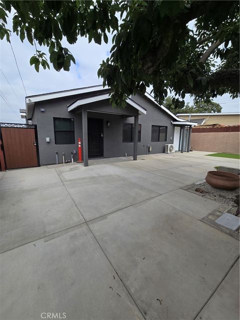 Photo of 14306 Crossdale Avenue #B, Norwalk, CA 90650 (MLS # RS25191278) Photo of 14306 Crossdale Avenue #B, Norwalk, CA 90650 (MLS # RS25191278)