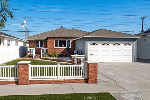 Photo of 3814 Stevely Ave, Long Beach, CA 90808 (MLS # PW25245247) Photo of 3814 Stevely Ave, Long Beach, CA 90808 (MLS # PW25245247)