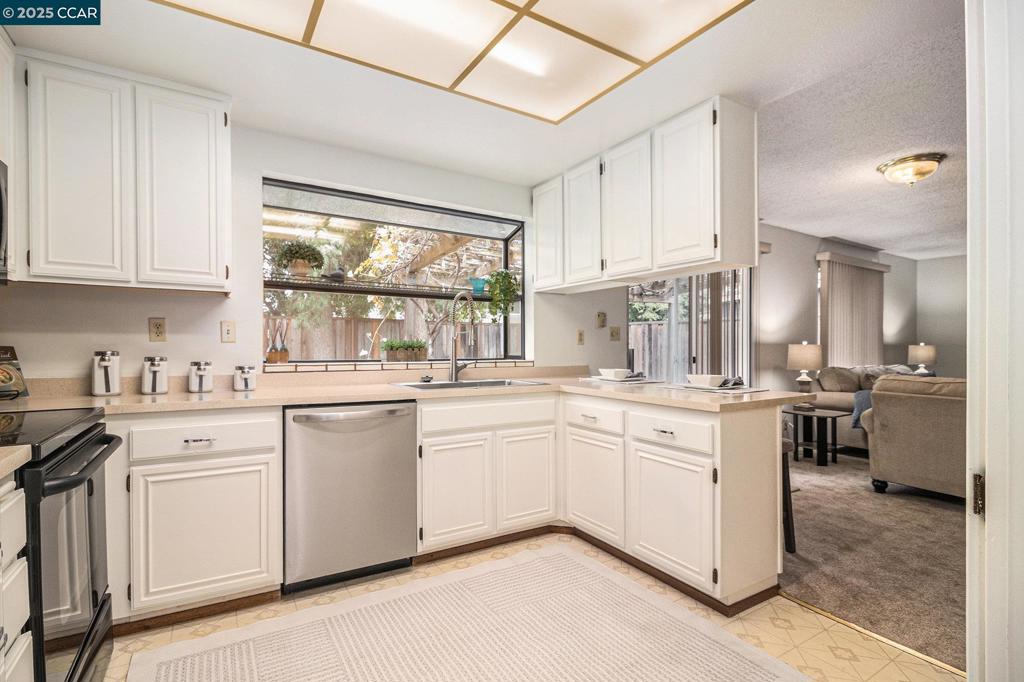 VILLAGE OAKS - Residential