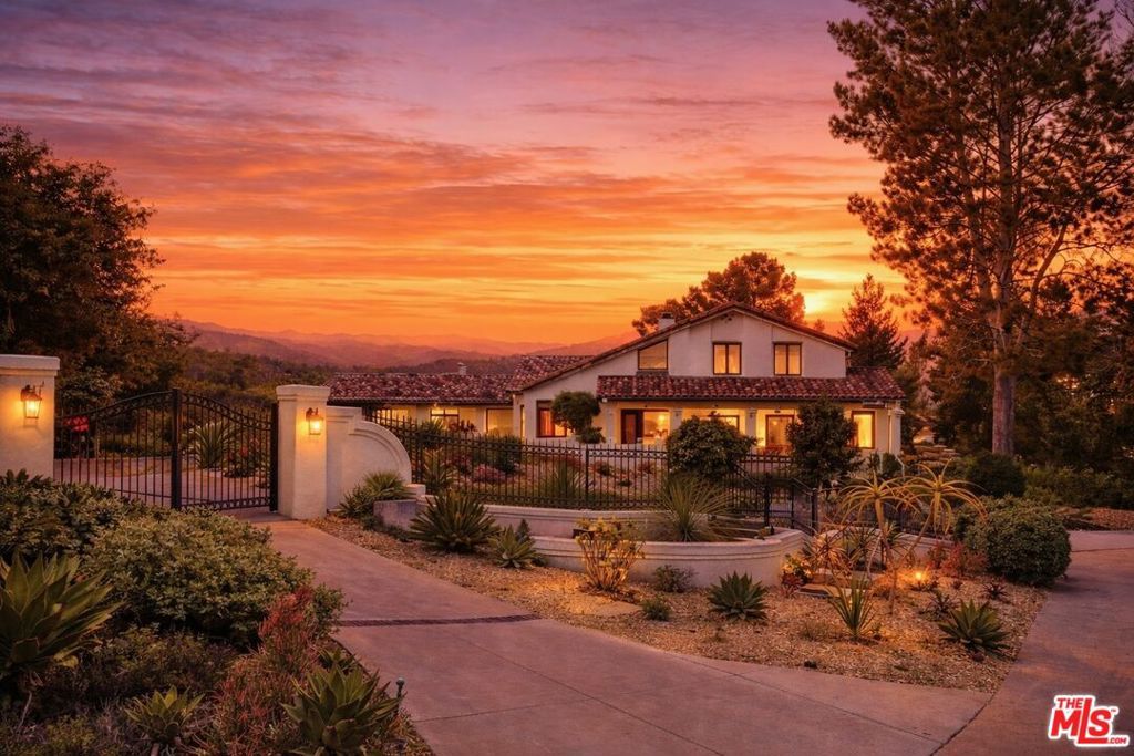 Photo of 2266 Cold Canyon Road, Calabasas, CA 91302 (MLS # 26632709)