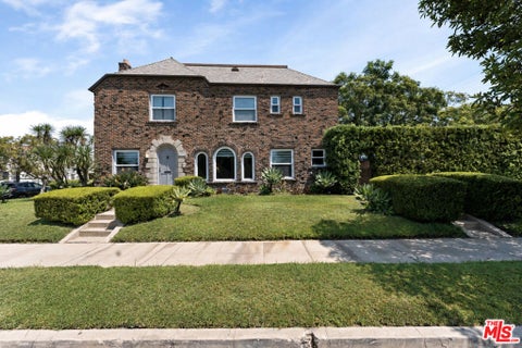 Photo of 5245 San Vicente Avenue, Los Angeles, CA 90019 (MLS # 26872059)
