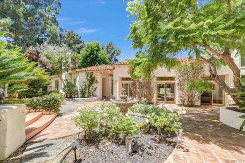 Photo of 16722 Via Lago Azul, Rancho Santa Fe, CA 92067 (MLS # 260017131SD)