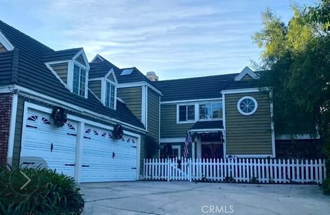 Photo of 221 S Summertree Rd, Anaheim, CA 92807 (MLS # IV25268316)