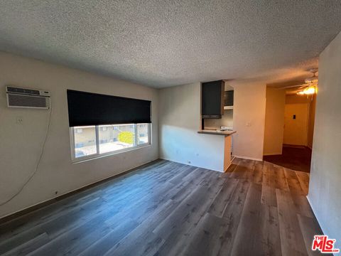 Photo of 17900 Sherman Way #320, Reseda, CA 91335 (MLS # 25629087)