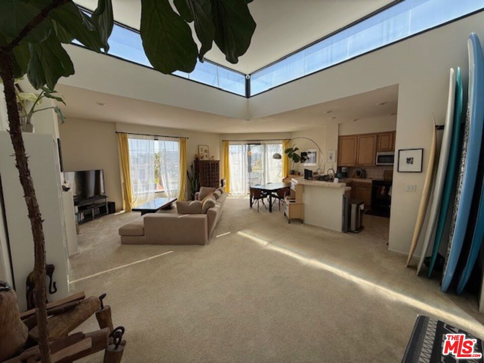 102 Catamaran Street