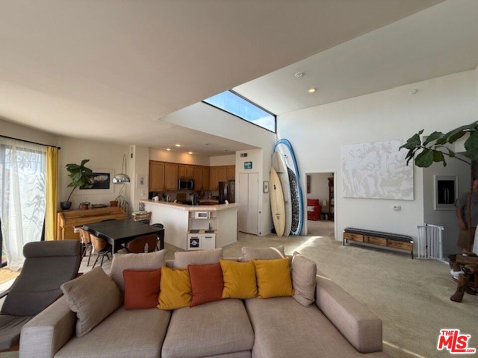 102 Catamaran Street