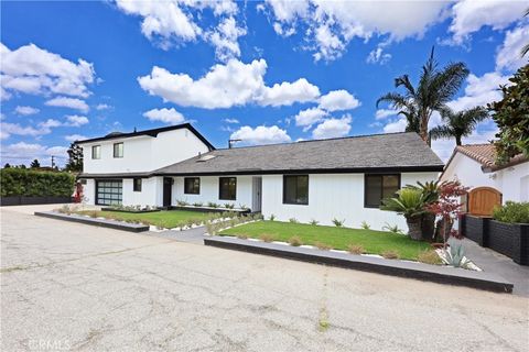 Photo of 9350 Dinsdale ST, Downey, CA 90240 (MLS # DW26115736)